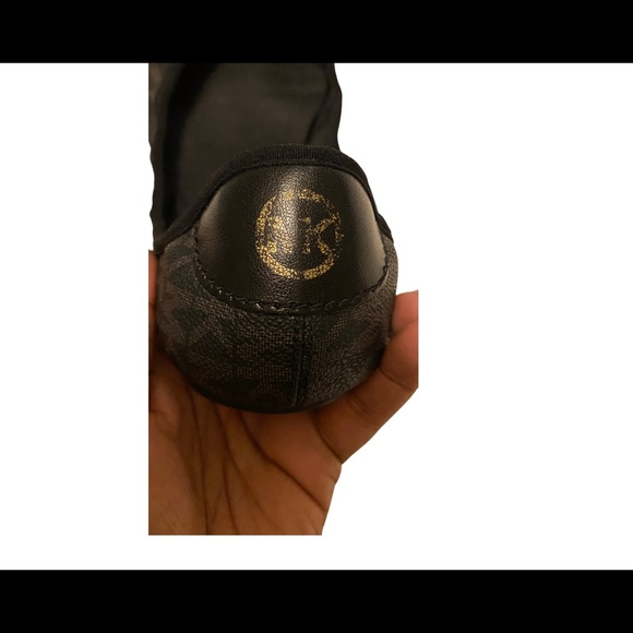 Black/Gray Michael Kors travel ballet flats size 8.5 but fit like a 7.5. - Picture 2 of 9